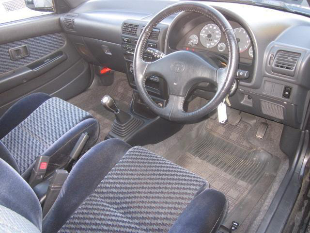 メイン写真_バスク中古車12